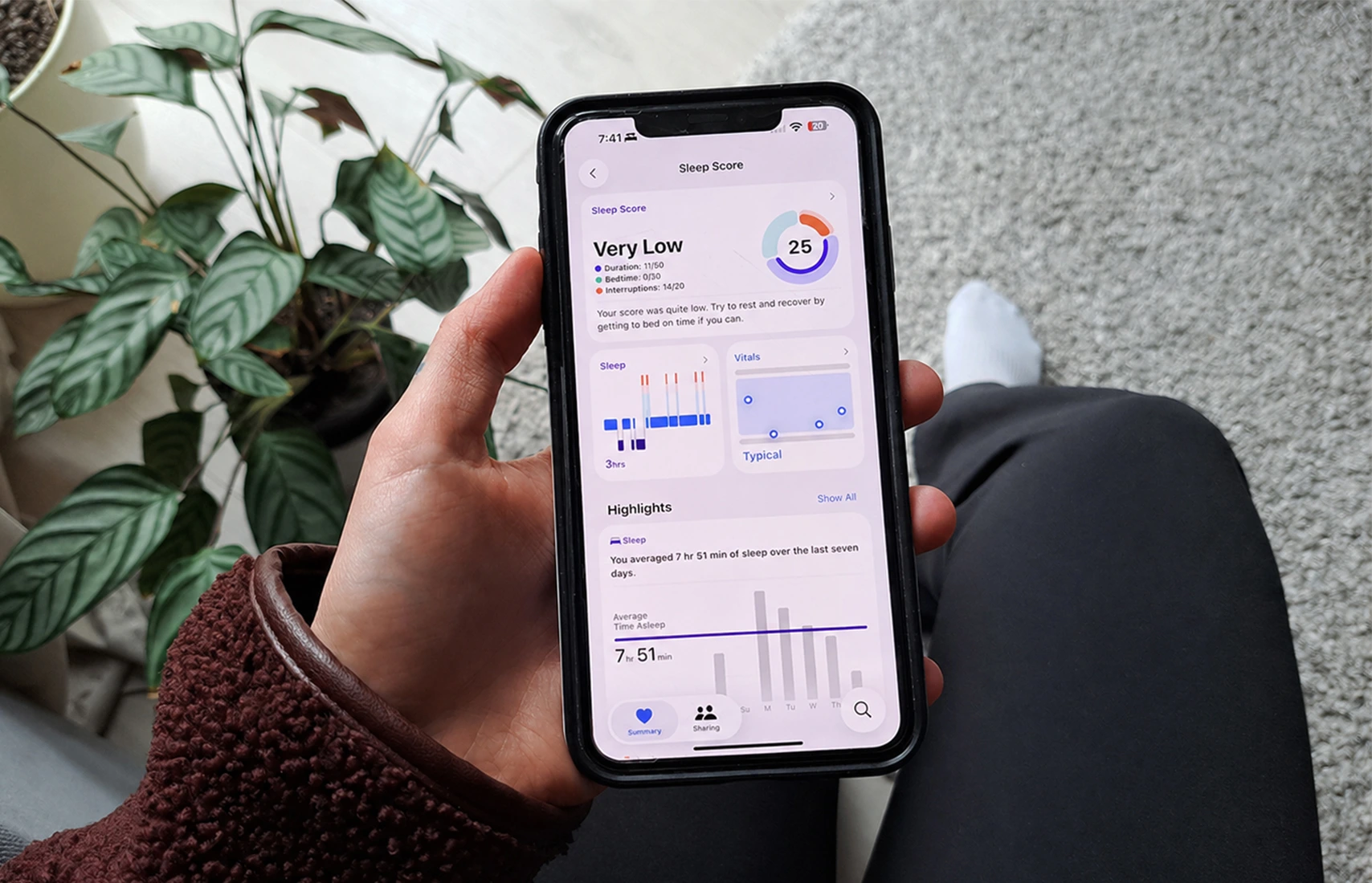 Optimized bedtime routine: no screens, blackout blinds, and a sleep app